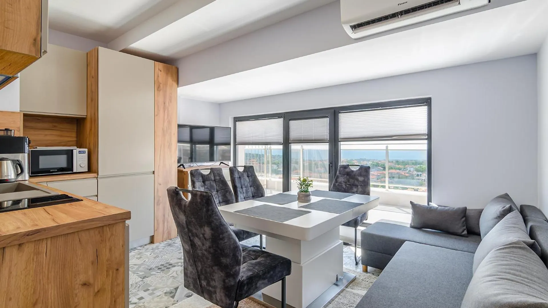 New Vinnie View Varna